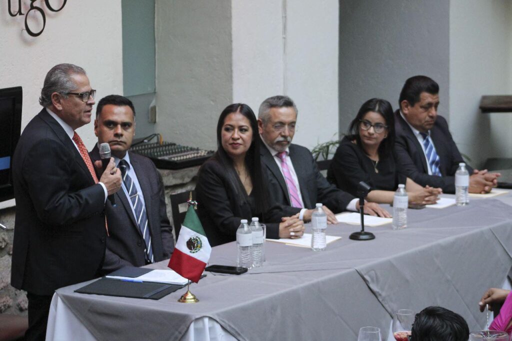 Barra de Litigación Oral Penal del Estado de Puebla celebró toma de protesta.